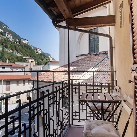 Chiesa Apartamento *